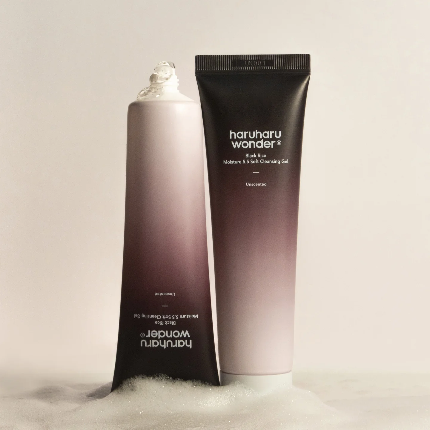 Black Rice Moisture 5.5 Soft Cleansing Gel - Image 4